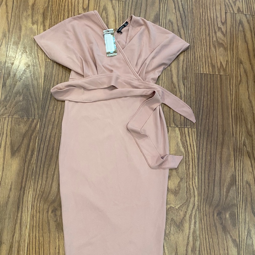 Boohoo brand maternity dress